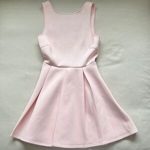 La Mahina NA-KD Backless Light Pink Pleated Mini Dress